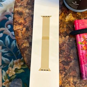 Apple Watch Authentic Milanese loop band. 45 mm. New. Gold stainless. Unisex